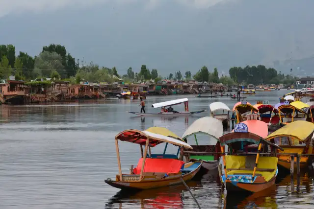 Srinagar Tour with Gulmarg & Pahalgam